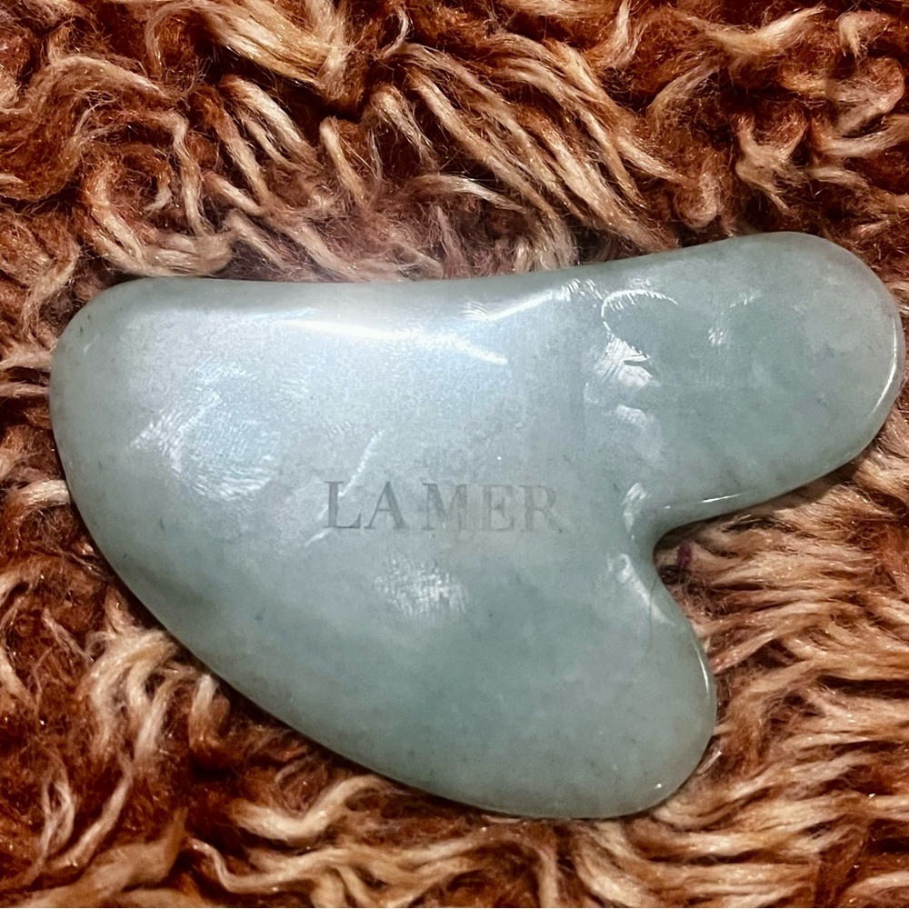La mer Gua Sha Facial Massager Tool